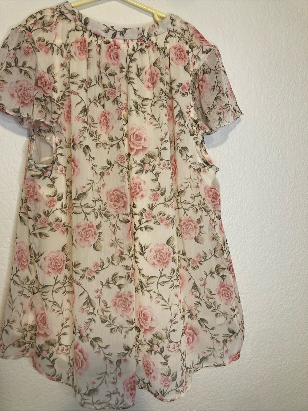 Women's Lauren Conrad Blouse Floral Ruffle Short Sleeve Keyhole Top Roses Size L - Picture 2 of 8